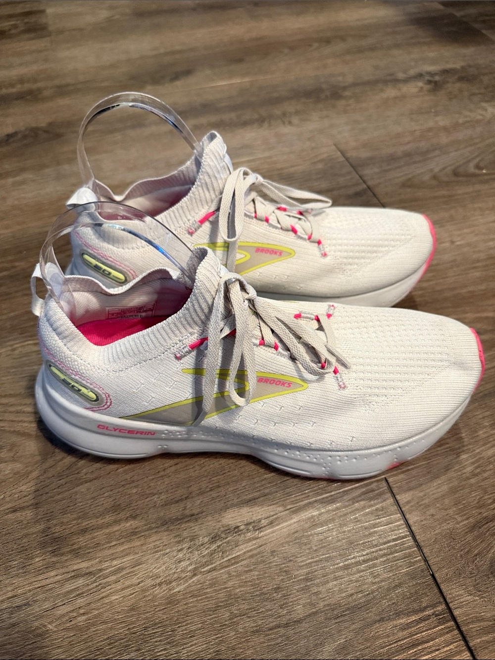 Brooks Glycerin Stealthfit 20 White & Pink Sneaker Size 9